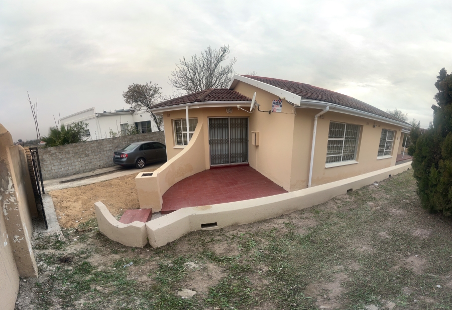 4 Bedroom Property for Sale in Northcrest Eastern Cape